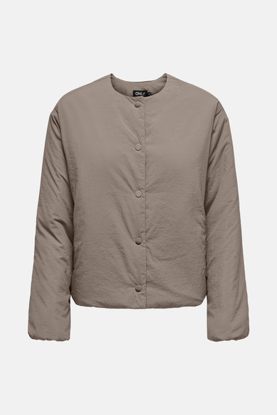 Bruine jas van ONLY, met een gladde textuur en knoopsluiting.
