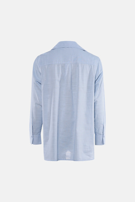Blauw overhemd met lange mouwen van ONLY, met een klassieke kraag en knoopsluiting aan de manchetten, gezien van achteren.