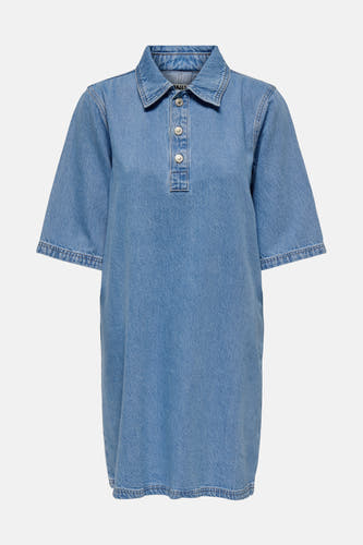 Tunique en denim bleu à manches courtes de ONLY, avec des détails de boutons sur la poitrine.