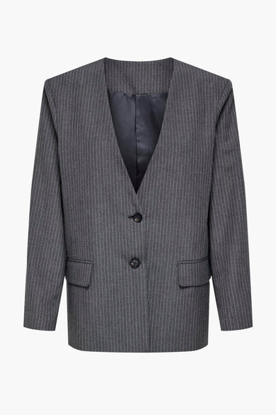 Grijze blazer van JDY met krijtstreep en twee knopen aan de voorkant.