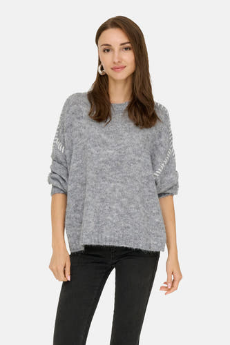 Sweat-shirt gris avec col rond de JDY, doté de points décoratifs sur les manches, associé à un jean noir.