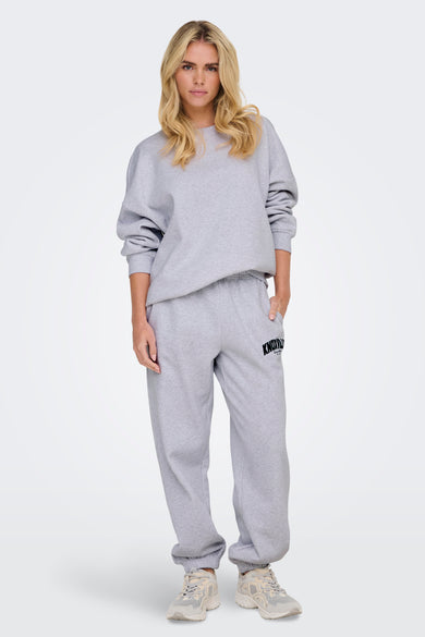Gilet gris d'ONLY, avec des manches longues et un col rond.