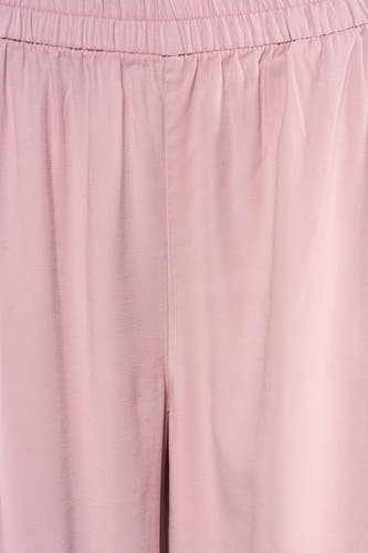 Roze broek van ONLY® met elastische tailleband en subtiele textuur.