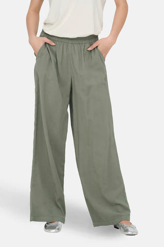 Pantalon vert de ONLY, avec jambes larges et taille élastique.