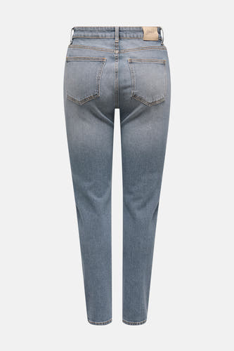 Middenblauwe mom jeans van ONLY met achterzakken en een leren label aan de tailleband.