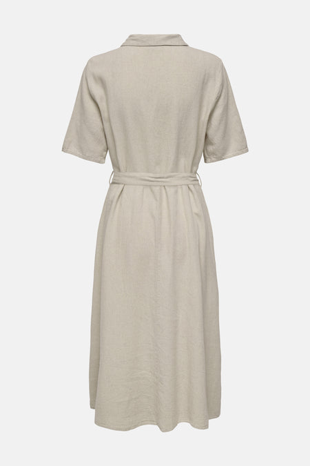 Beige kleedje met korte mouwen van JDY, met een ceintuur in de taille.
