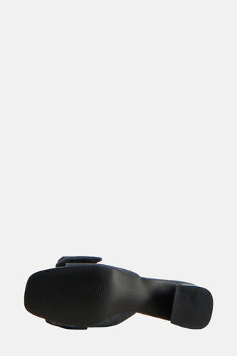 Donkergrijze denim pumps van ONLY, met een blokhak en subtiele textuur op de zool.
