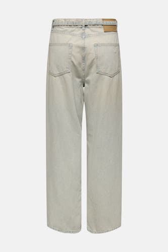 Lichtblauwe wijde jeans van ONLY, met riemlussen en achterzakken.
