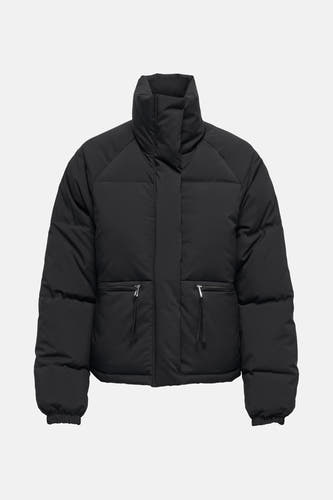 Manteau court noir de JDY, avec une capuche et des poches à fermeture éclair.