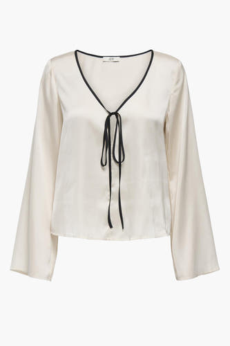 Witte blouse met lange mouwen van JDY, afgewerkt met een zwarte bies en strikdetail.
