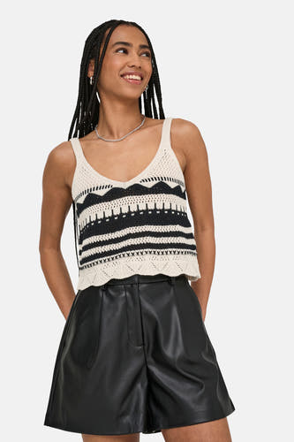T-shirt écru sans manches de ONLY, avec un motif tricoté rayé et une encolure V.
