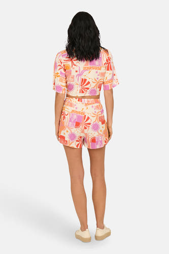 Multikleurige blouse met korte mouwen van ONLY, met een zomers patroon van palmbomen en zonnen.
