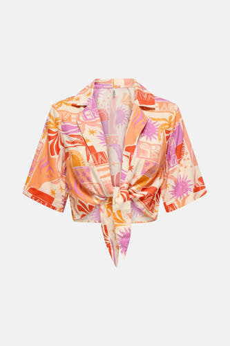 Multikleurige blouse met korte mouwen van ONLY, met een zomerse print en een knoopdetail aan de voorkant.
