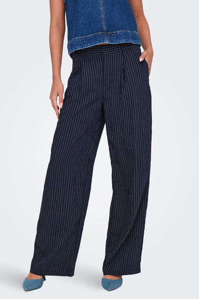 Blauwe broek van ONLY® met krijtstreep en wijde pijpen.
