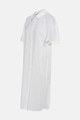 Blouse blanche à manches courtes de JDY, avec un col et une fermeture à boutons.