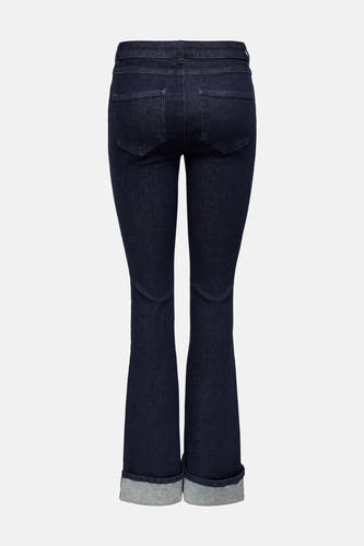 Jean flare bleu marine de ONLY, avec des poches arrière et des revers de pantalon.