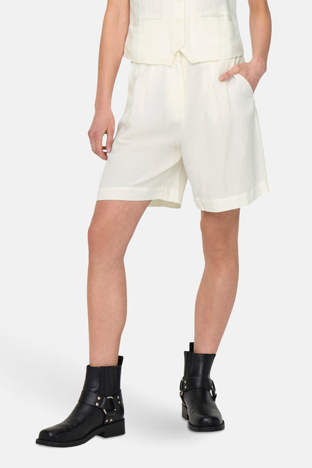 ONLWINDY LIFE HW LINEN BL SHORTS TLR