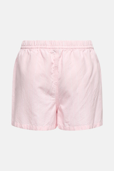 Roze short van JDY met een gestreept patroon en elastische tailleband, achterkant.

