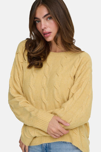 Sweat-shirt à col rond de ONLY, avec un motif côtelé et des manches longues, porté avec un jean.