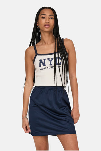 Witte top zonder mouwen van ONLY, met donkerblauwe details en een "NYC" opdruk.