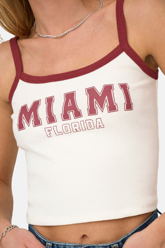 T-shirt sans manches blanc ONLY® avec une patte de boutonnage rouge, imprimé "Miami Florida" et chaîne argentée.