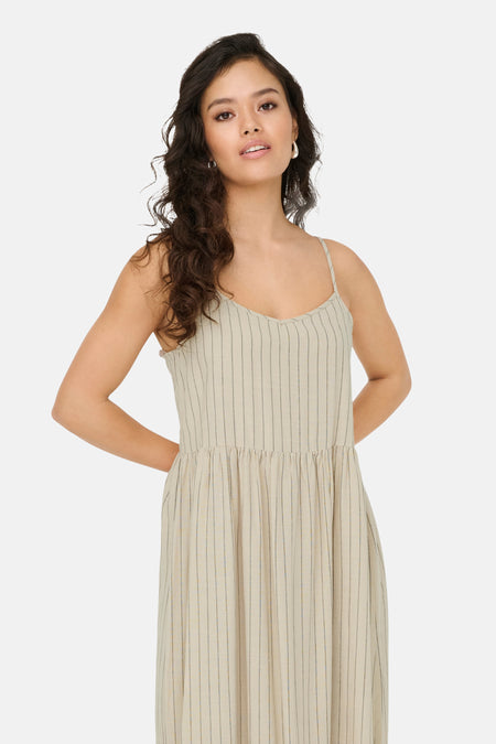 Robe beige sans manches de JDY, avec un motif rayé vertical et des rubans spaghetti.