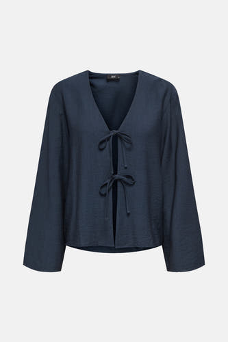 Blouse noire à longues manches de JDY, avec des détails rayés et un col V ouvert.
