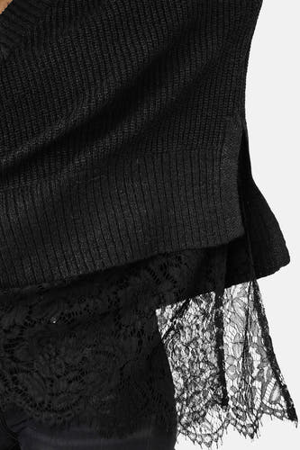 Pull-over V-hals noir ONLY®, avec des détails sur les bords et une texture tricotée.
