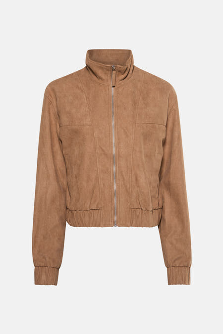 Beige korte jas van JDY met lange mouwen, ritssluiting en elastische tailleband.
