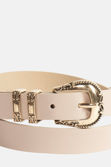 Beige riem van ONLY, met een goudkleurige gesp en decoratieve lussen.
