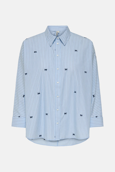 Chemise bleue rayée avec longues manches de ONLY, avec des rayures bleu marine.