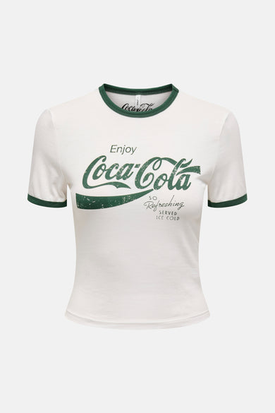 Wit T-shirt met korte mouwen van ONLY, met een Coca-Cola print en groene randen.