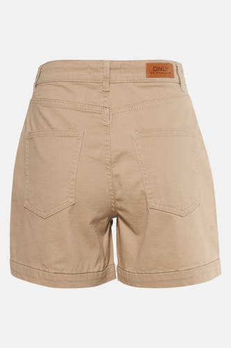 Beige short van ONLY, met achterzakken en een label op de tailleband.