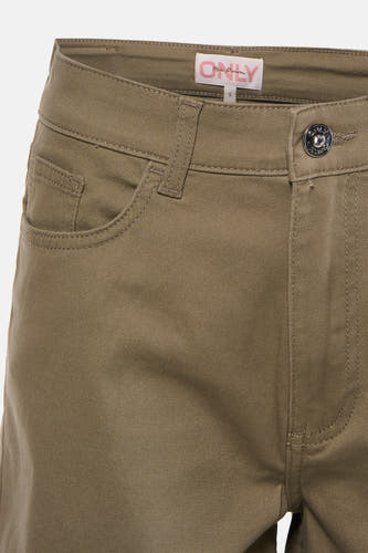 Beige korte broek van ONLY® met rits en knoop, voorzijde detail met zakken en label