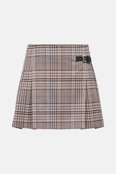 Short de beige beige ONLY avec un motif à carreaux en brun et bleu.