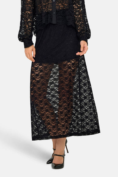 Robe longue noire ONLY, avec une en de fleurs et un design transparent.