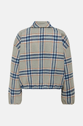 Manteau court multicolore d'ONLY, avec un motif de carreaux en gris, bleu et marron.