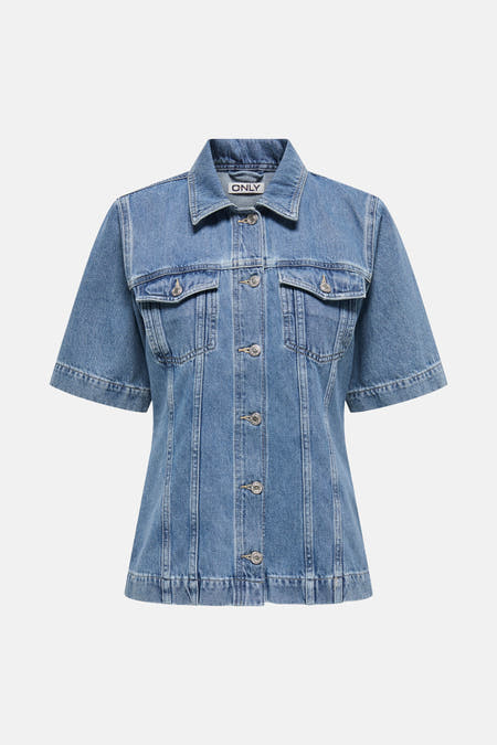 T-shirt en denim bleu moyen de ONLY®, avec des manches courtes et une coupe droite, vu de derrière.