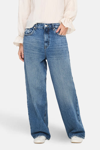 Blauw denim jeans wide model van ONLY, met wijde pijpen en een lichte wassing.
