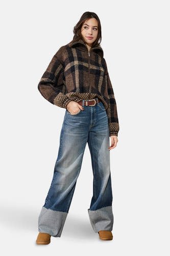 Jean décontracté de denim bleu d'ONLY, avec des poches surjetées et un lavage vintage.