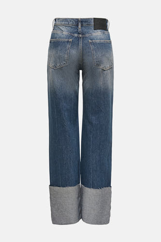 Jean bleu décontracté d'ONLY, avec une taille haute et des poches rabattues.