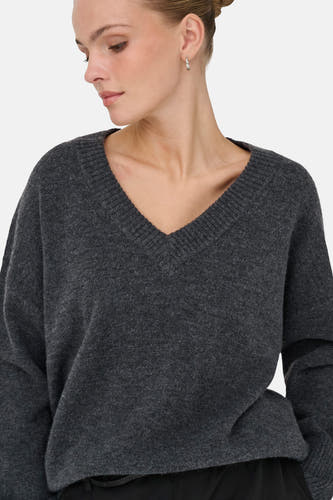 Sweat-shirt gris à col V d'ONLY, gros plan de l'avant.