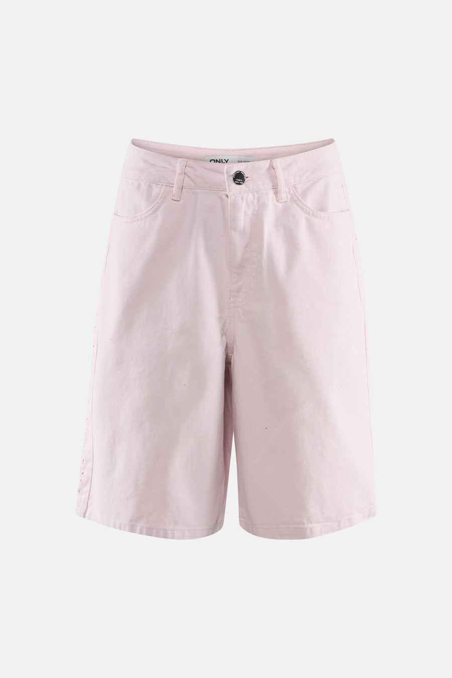 Short rose de ONLY, avec poches arrière et jambe droite.