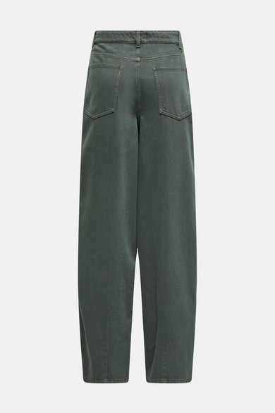 Pantalon vert de ONLY, avec des jambes larges et des poches arrière.