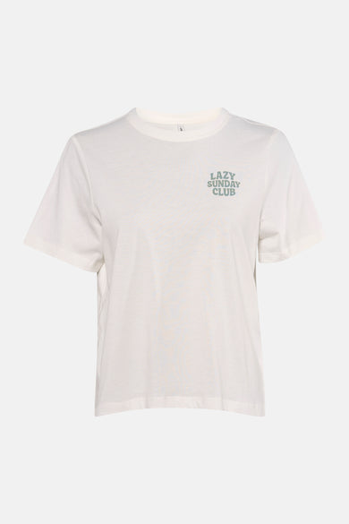 Wit T-shirt met korte mouwen van ONLY® met 'LAZY SUNDAY CLUB' print op de borst.