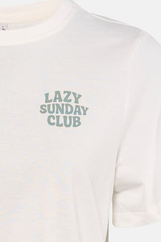 T-shirt blanc à manches courtes ONLY®, avec un imprimé "Lazy Sunday Club" sur la poitrine.