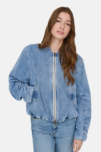 Jean en denim bleu moyen d'ONLY, avec des manches longues et une fermeture éclair argentée.
