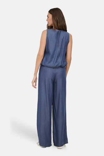 Pantalon en jean bleu foncé de ONLY, à jambes larges, vu de dos.