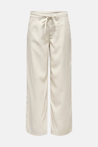 Jean de couleur écru d'ONLY, avec taille à cordon de serrage et jambes larges.