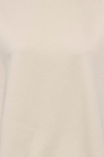 Pull écru de ONLY® avec un motif uni et une texture douce.